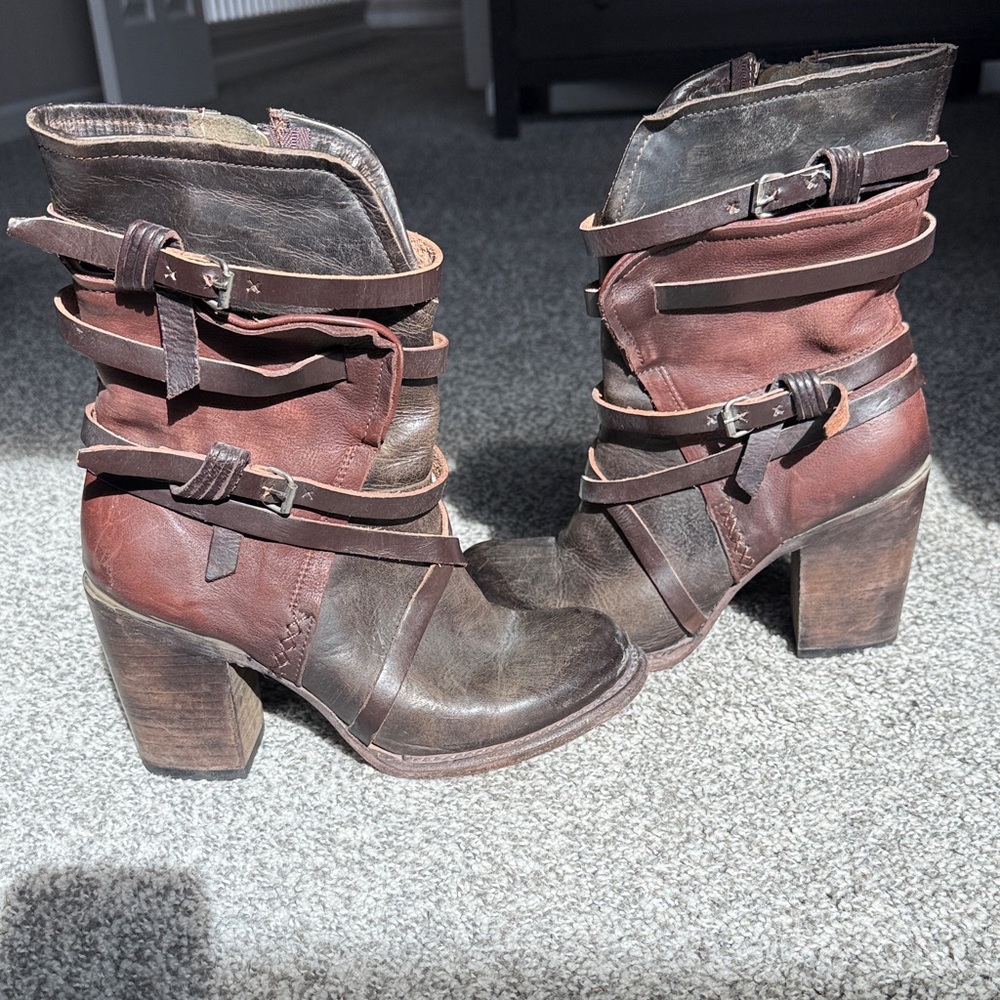 Freebird by Steven Baker, size 8 Brown and Burgundy Leather Heeled Ankle Boots